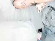 柔情似水的小女人伺候小哥的大鸡巴 全程露脸温柔的舔弄 让小哥舔逼好享受