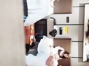 酒店淫乱4P 风骚两个人妻 争奇斗艳无套内射 精彩淫荡必看