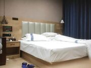 难得一见 极品小萝莉 乖巧软萌小仙女 舔穴抠逼玩得熘 阳痿男百般挑逗下