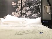 苗条大奶高颜值妹子，近距离拍摄口交上位骑乘抽插呻吟