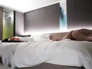 年轻帅小伙酒店约啪水嫩性感短裙美女啪啪 没想到妹子特敏感把嫩逼玩的直喷水