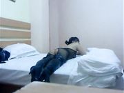 少妇偷情去酒店穿黑丝情趣丝袜做爱