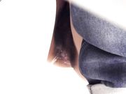 卫生间藏匿隔间偷拍美女方便