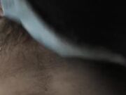 网约车司机隔壁风流老王与微信聊了几个月的少妇初次见面就把她套路到家里啪啪