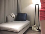 神似王祖贤的小姐姐，肤白貌美大长腿，沙发上啪啪干猛干