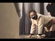 淫荡少妇强上酒店客服 按在地上猛插 还想要连续中出两次