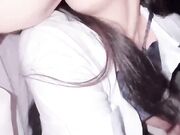 我把妹妹的嘴巴当成小穴一样爆操深喉，随后带去楼道玩刺激插入