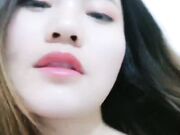 网红戏精美女演绎闺房睡觉被爸爸悄悄进入脱掉内裤揉奶摸穴操醒后没办法只好顺从