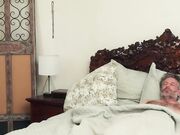 白发老头颜射高颜值美少女 还挺厉害的呢