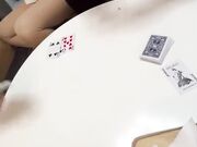 两对绿帽情侣聚会活动开始炸金花预热调情输了的惩罚摸奶子脱衣服场面淫乱不堪