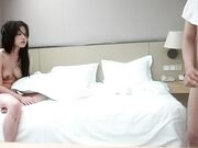 约操颜值短裙美女大屌插嘴美腿肩上扛一顿操叫起来非常骚接连干了两炮