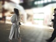 朋友母亲的无意识挑逗 浮空内衣乳头1