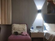 探花精选酒吧勾搭甜美小妹拉到酒店一顿操