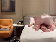 皮肤雪白身材高挑，还自带黑丝，会深喉各种姿势都能配合，叫声非常好听表情也很享受