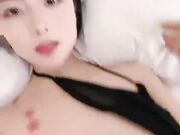 淫荡小骚货车模 酒店和炮友激情操逼 翘起屁股摆动求操 操起了骚逼好多水