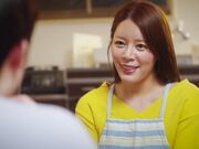 住在隔壁的纤瘦巨乳单亲妈妈1