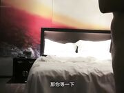 极品短发顶不住偷偷拔套妹子怒