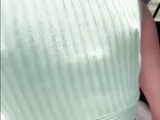 小姨子的秘密 小姨子顶着烈日在工地为姐夫足交 姐夫后备箱舔逼爆操内射小姨子