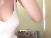 身材超好人瘦胸大妹子