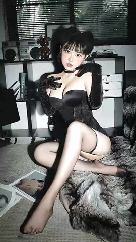 风霜月迷不雅视频流出穿SM淫装舔屌骑乘撅臀露穴无套后入身材火辣尺度炸裂