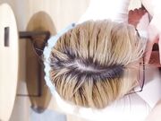 第一次戴眼镜色色好大的鸡巴巴被抽插