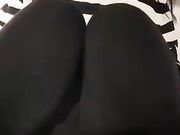 粉嫩学妹诱惑到酒店操逼 衣服都来不及脱长驱直入