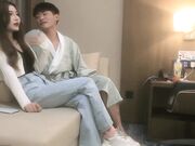 泡良佳作 酒吧搭讪的美女 身材苗条 看着挺骚还在装矜持 推倒干两炮