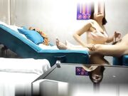 会所偷拍城中村养生馆老板娘勾引来店里的按摩客人被偷拍