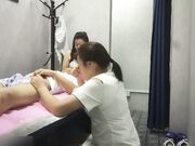 路边双飞野鸡按摩店 熟妇有说有笑性技高