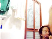 女神英语老师Alyssa卫生间跪舔后入啪啪