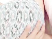 闺房自摸难耐 勾引睡觉中的弟弟