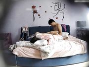 年轻大学生情侣浪漫房啪啪