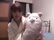 三上悠亜が、泣いた。