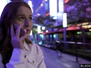 肉棒太大了搞得妹子直翻白眼嫩乳动心