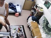 大叔挺猛的后入一路干到沙发上