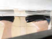 牛人潜入医学院女厕偷拍来月经的连衣裙妹子不错