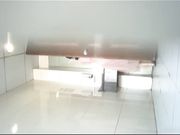 尾随露脸偷拍穿拖鞋妹子