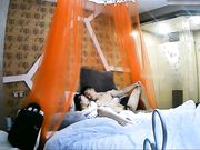 美女衣服还没脱完就被爆操