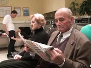 在一群陌生人面前做爱洗衣房里