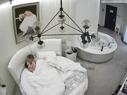 大叔艳福不浅与小情人洗鸳鸯浴