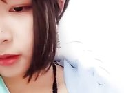 短发妹子很可爱自慰插穴很淫荡