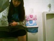 女厕偷拍来跳健美操的少妇