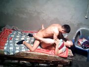 简陋炮房民工大叔嫖大奶鸡