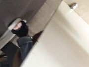 影院女厕偷拍白色连衣裙女神