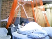 还在吃饭就被男的扒光衣服开操