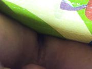 丰臀少妇偷情被拍捂脸躺于床上被肏