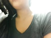 女友在图书馆的桌子下给我口爱