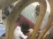 窗外偷窥工友和他媳妇啪啪