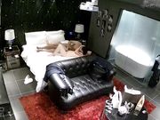 偷拍大学生带女同学开房对白清晰