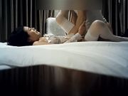 网约长发美女痛并快乐着都快哭了